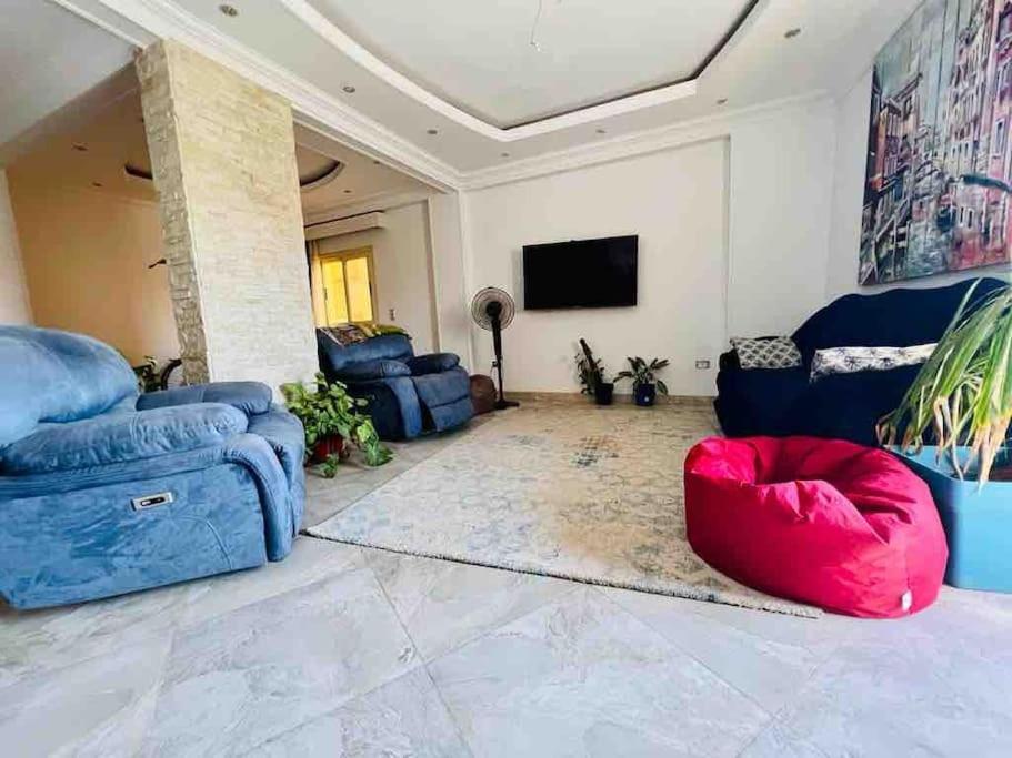 Shared Close To Airport Garden View مشترك بالقرب من المطار مطل على حديقة Apartamento *